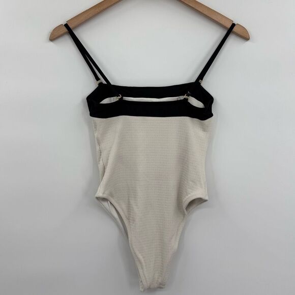 Vitamin A Dea One Piece Textured Swimsuit in White/Black | Small - Picture 5 of 9